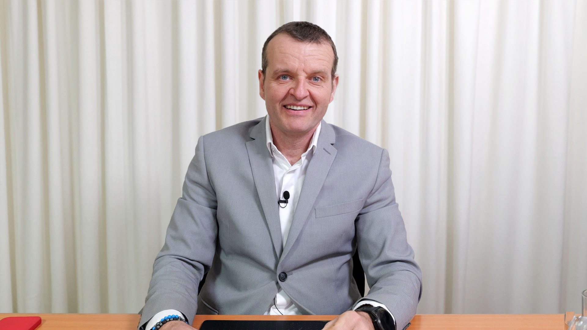 Srážky ze mzdy, exekuce, osobní bankrot | Ing. Tomáš Smutný